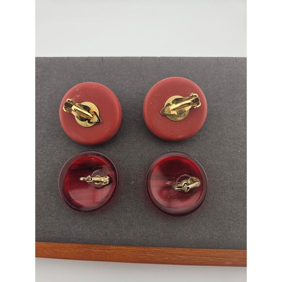 Red Round Clip On Statement Earrings 2 Pairs Oversized Retro Mod Swirl Bold - Picture 3 of 3